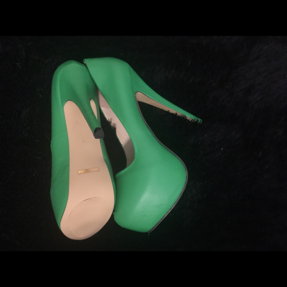 Shoes by LOSLANDIFEN